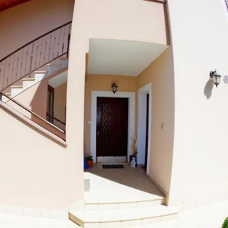 In Mit Garten, Terrasse Und Grill Apartment *